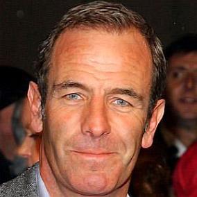 facts on Robson Green